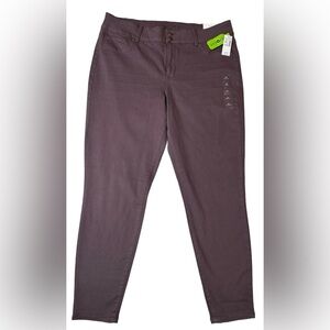 NWT m jeans by maurices™ High Rise Double Button Jegging Made With REPREVE®